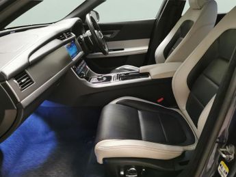 Jaguar XF 3.0d V6 S (300 ps) - NAV - LEATHER - WIFI