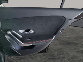 Mercedes-Benz A Class 1.3 A250e 15.6kWh AMG Line (Executive) Plug-in 8G-DCT (218 ps) -