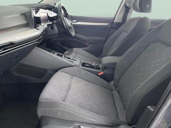 Volkswagen Golf 1.5 eTSI MHEV Life DSG (150 ps) - LED - HEATED SEATS - HEATED ST