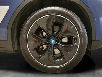 BMW iX3 80kWh Premier Edition (286 ps) - LEATHER - NAV - HEATED SEATS