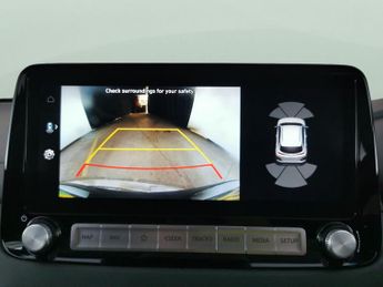 Hyundai Kona 39kWh Premium (10.5kW Charger) (136 ps) - KEYLESS ENTRY - LED - 