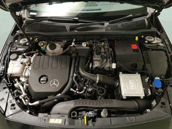 Mercedes-Benz A Class 1.3 A250e 15.6kWh AMG Line (Executive) Plug-in 8G-DCT (218 ps) -
