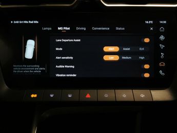 MG MG ZS 1.5 + Trophy (196 ps) - CARPLAY - KEYLESS ENTRY - LED