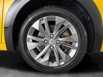 Peugeot E-208 50kWh Active Premium + (7kW Charger) (136 ps) - CRUISE - SPEED L