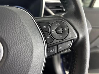 Toyota Corolla 1.8 VVT-h Icon CVT (140 ps) - HEATED SEATS - LANE DEPARTURE ALER