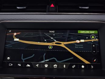 Land Rover Range Rover Evoque 1.5 P300e 12.2kWh R-Dynamic S Plug-in 4WD (309 ps) - LANE DEPART