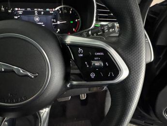 Jaguar F-PACE 2.0 D200 MHEV R-Dynamic Black AWD (204 ps) - CARPLAY - LED - REV