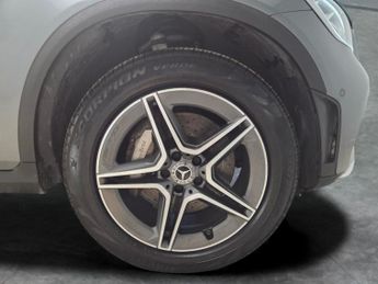 Mercedes-Benz GLC 2.0 GLC300de 13.5kWh AMG Line Plug-in G-Tronic+ 4MATIC (306 ps) 