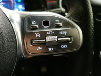 Mercedes-Benz A Class 1.3 A250e 15.6kWh AMG Line Plug-in 8G-DCT (218 ps) - NAV - COMFO