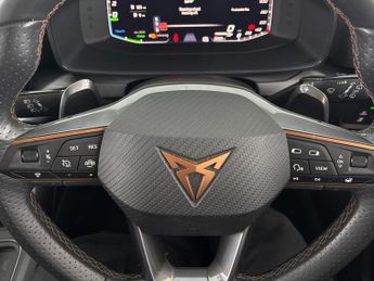 Cupra Formentor 1.4 eHybrid 12.8kWh V1 Plug-in DSG (204 ps) - KEYLESS ENTRY - LE