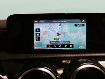 Mercedes-Benz A Class 1.3 A250e 15.6kWh AMG Line Plug-in 8G-DCT (218 ps) - NAV - COMFO