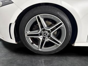 Mercedes-Benz A Class 1.5 A180d AMG Line 7G-DCT (116 ps) - REVERSE CAM - ALCANTARA - C