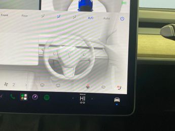 Tesla Model Y SUV RWD (346 ps) - HEATED STEERING - WIFI - BLIND SPOT ASSIST
