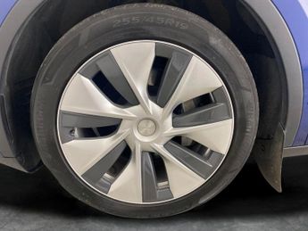 Tesla Model Y SUV RWD (346 ps) - HEATED STEERING - WIFI - BLIND SPOT ASSIST