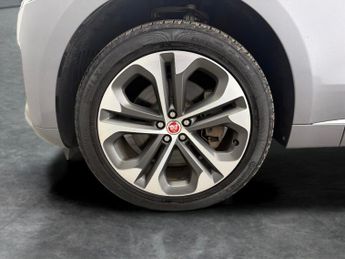 Jaguar F-PACE 2.0 P400e 17.1kWh R-Dynamic HSE Plug-in AWD (404 ps) - MERIDIAN 