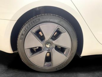 Tesla Model 3 Saloon RWD (241 bhp) - PARK ASSIST - LED - REVERSE CAM