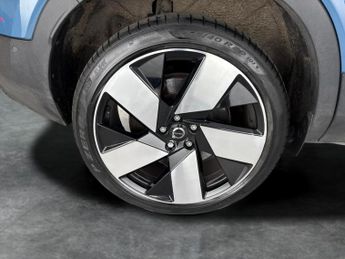 Volvo C40 Twin Recharge 78kWh Ultimate AWD (408 ps) - SURROUND VIEW - ADAP
