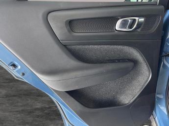 Volvo C40 Twin Recharge 78kWh Ultimate AWD (408 ps) - SURROUND VIEW - ADAP