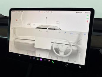 Tesla Model Y (Dual Motor) Long Range 4WDE (384 bhp) - HEATED STEERING - WIFI