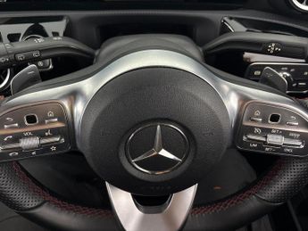 Mercedes-Benz A Class 1.5 A180d AMG Line 7G-DCT (116 ps) - REVERSE CAM - ALCANTARA - C