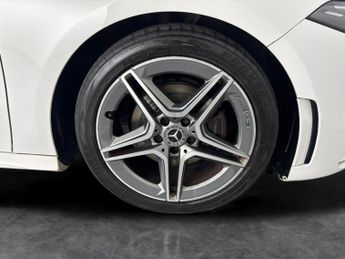 Mercedes-Benz A Class 1.5 A180d AMG Line 7G-DCT (116 ps) - REVERSE CAM - ALCANTARA - C