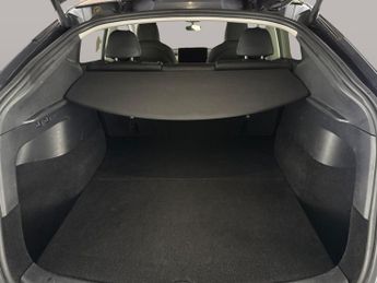 Tesla Model Y (Dual Motor) Long Range 4WDE (384 bhp) - HEATED STEERING - WIFI