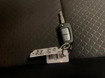 Nissan Juke 1.0 DIG-T Acenta DCT (117 ps) - USB AUDIO - DAB - CARPLAY