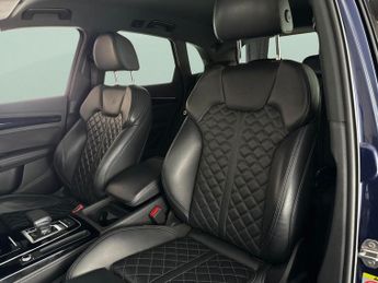 Audi Q5 2.0 TFSIe 50 Edition 1 Plug-in S Tronic quattro 17.9kWh (299 ps)