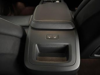 Volvo XC60 2.0h T6 Recharge 18.8kWh Plus Plug-in AWD (350 ps) - CARPLAY - H