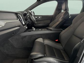 Volvo XC60 2.0h T6 Recharge 18.8kWh Plus Plug-in AWD (350 ps) - CARPLAY - H