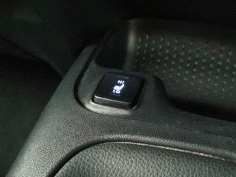 Toyota Corolla 1.8 VVT-h GPF Icon Tech CVT (122 ps) - REVERSE CAM - NAV - HEATE