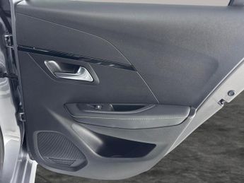 Peugeot E-208 50kWh GT (11kW Charger) (136 ps) - BLIND SPOT ASSIST - LANE DEPA