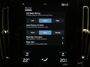 Volvo XC40 1.5h T4 Recharge 10.7kWh R-Design Plug-in (211 ps) - PARK ASSIST
