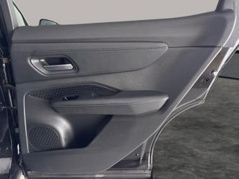 Nissan Ariya 63kWh Advance 7.4kW Charger (217 ps) - BOSE - 360 CAM - LED