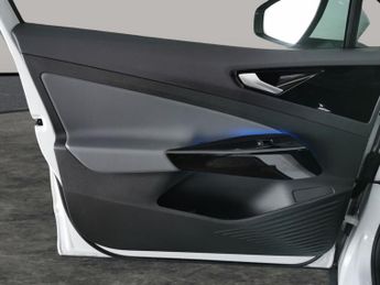 Volkswagen ID.4 Pure Performance 52kWh Life Edition (170 ps) - LED - REVERSE CAM