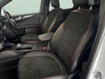Ford Kuga 2.5 EcoBoost Duratec 14.4kWh ST-Line Plug-in CVT (225 ps) - REVE