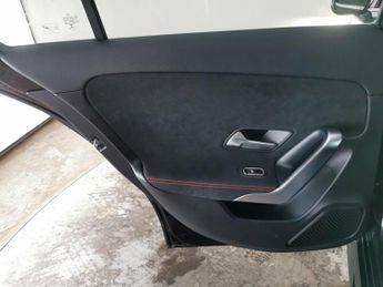 Mercedes-Benz A Class 1.5 A180d AMG Line 7G-DCT (116 ps) - LED - REVERSE CAM - NAV