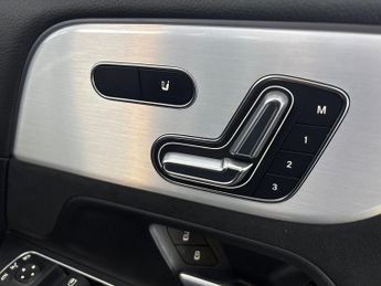 Mercedes-Benz EQA EQA 250+ 70.5kWh AMG Line (Premium) (190 ps) - LEATHER - KEYLESS