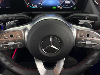 Mercedes-Benz EQA EQA 250+ 70.5kWh AMG Line (Premium) (190 ps) - LEATHER - KEYLESS