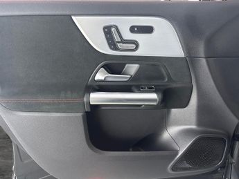 Mercedes-Benz EQA EQA 250+ 70.5kWh AMG Line (Premium) (190 ps) - LEATHER - KEYLESS