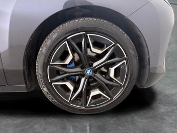 BMW iX 50 111.5kWh M Sport xDrive (11kW Charger) (523 ps) - SUN PROTECT