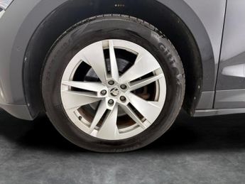 Skoda Enyaq iV 62kWh 60 (DC120kW) (179 ps) - PARK SENSORS - DAB