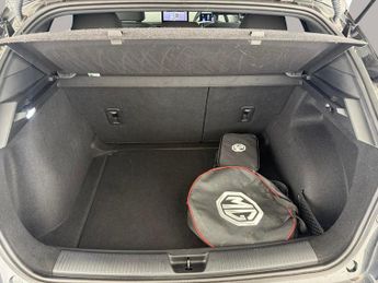 MG Mg4 51kWh SE (170 ps) - FABRIC - BLACK - CARPLAY - LED