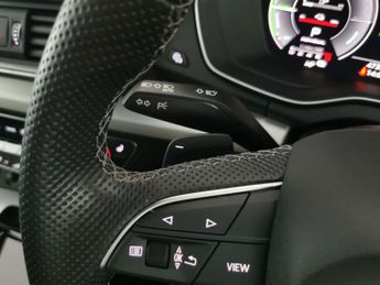 Audi Q5 2.0 TFSIe 50 S line Plug-in S Tronic quattro 17.9kWh (299 ps) - 