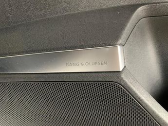 Audi A3 35 TFSI S Line S Tronic [Comfort+Sound] - CARPLAY - B&O AUDIO - 