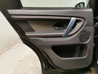 Land Rover Discovery Sport 1.5 P300e 12.2kWh R-Dynamic HSE Plug-in 4WD (309 ps) - MERIDIAN 