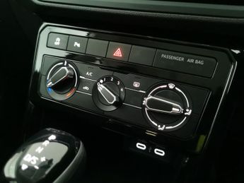 Volkswagen T-cross 1.0 TSI Black Edition DSG (110 ps) - BLIND SPOT ASSIST - LANE DE