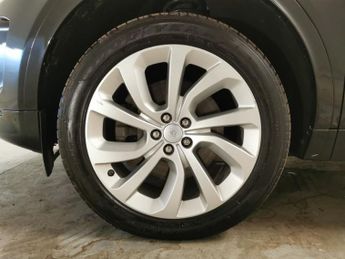 Land Rover Discovery Sport 1.5 P300e 12.2kWh R-Dynamic HSE Plug-in 4WD (309 ps) - MERIDIAN 