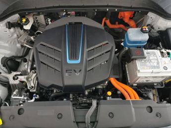 Hyundai Kona 64kWh Premium (10.5kW Charger) (204 ps) - KEYLESS ENTRY - LED - 
