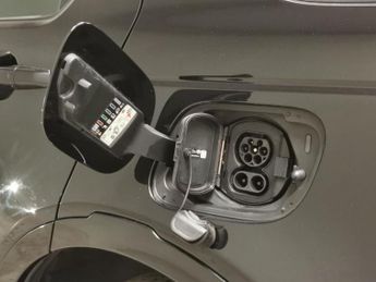 Land Rover Discovery Sport 1.5 P300e 12.2kWh R-Dynamic HSE Plug-in 4WD (309 ps) - MERIDIAN 